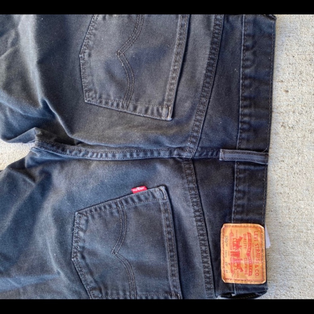 black levi pants